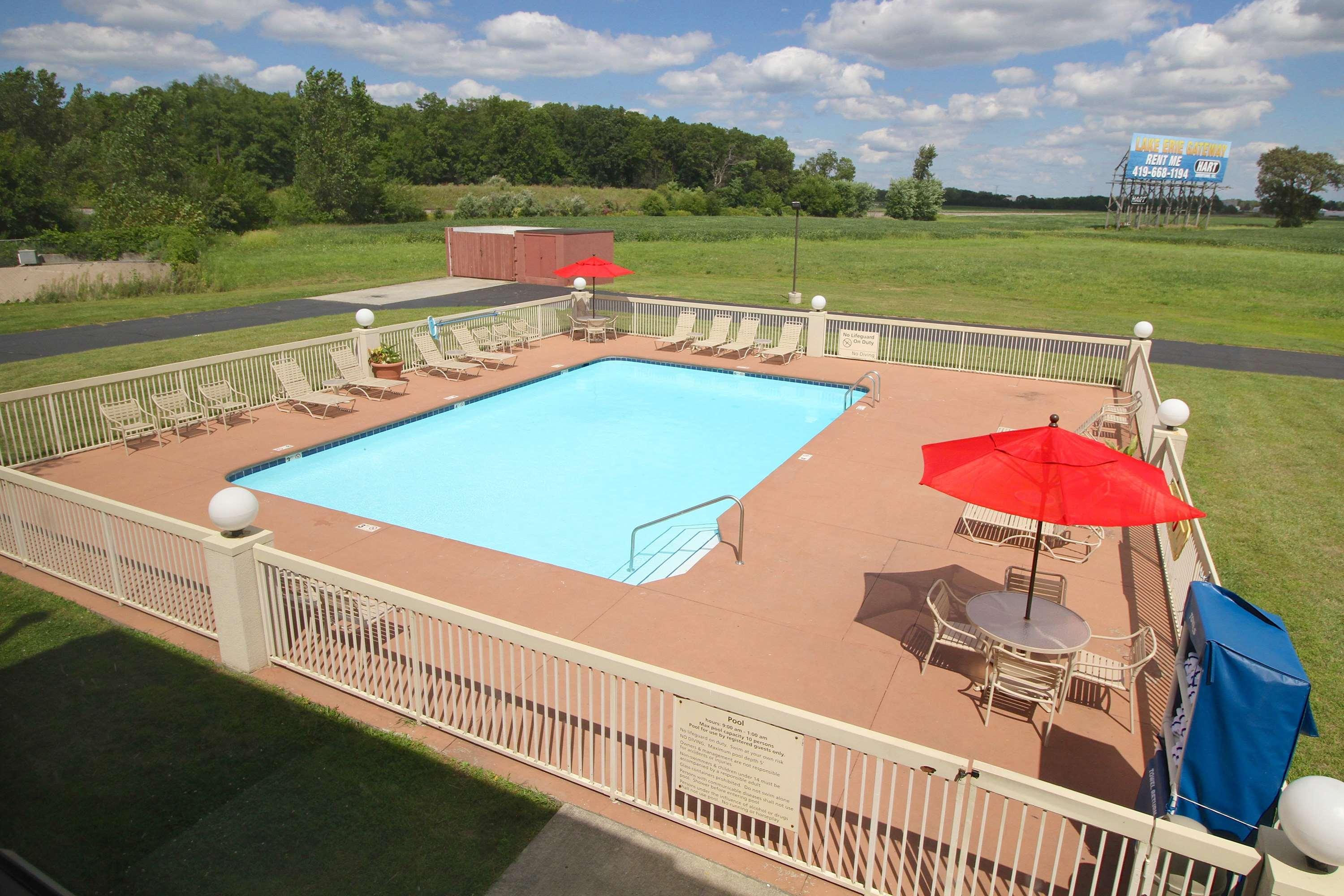 Country & By Radisson, Sandusky South, Oh Milan
