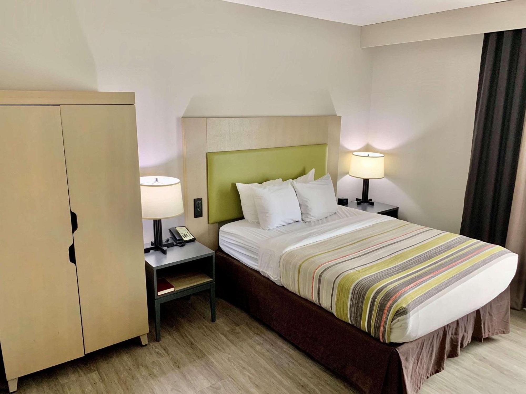 Country & By Radisson, Sandusky South, Oh Hotel