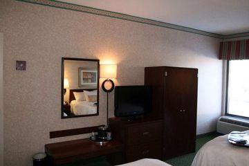 Country & By Radisson, Sandusky South, Oh Milan